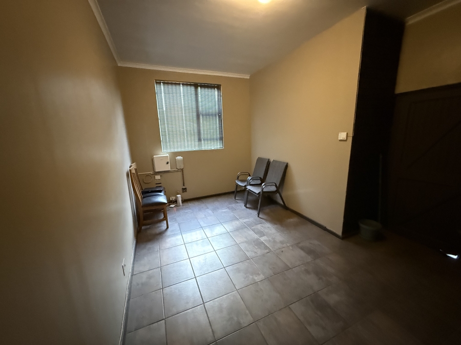 To Let commercial Property for Rent in Triangle Farm Western Cape
